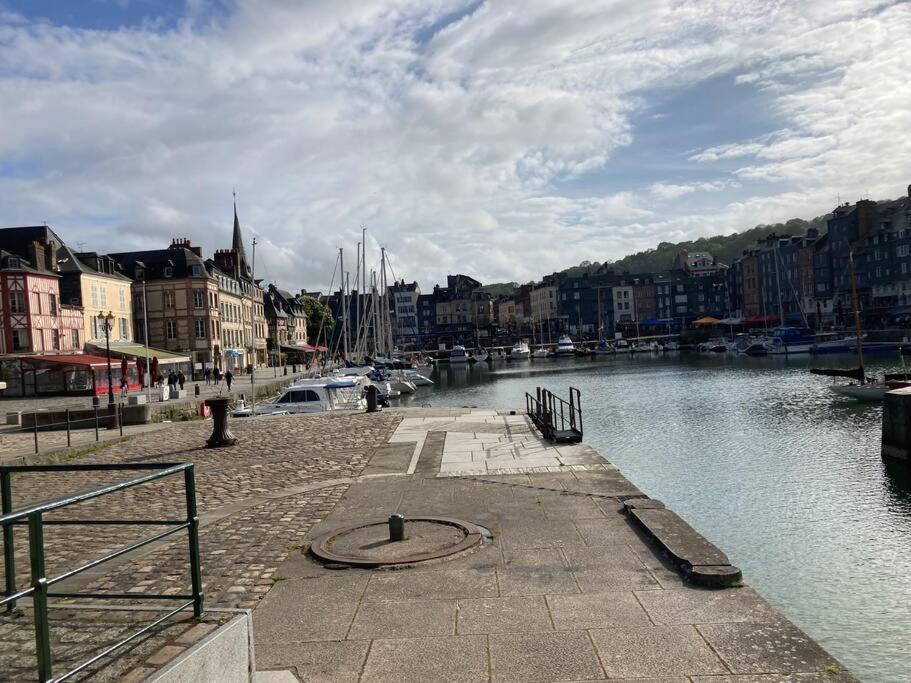 La Luciole Apartment Honfleur Bagian luar foto